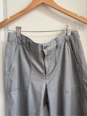 GAP Women's Light Gray Chinos with Front Patch Pockets (NWOT)